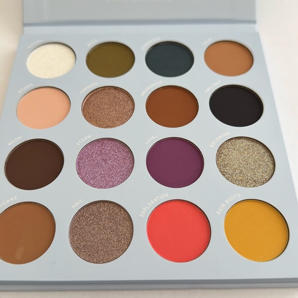 Morphe 2 Eyeshadow Palette. Brand new. In box. - Picture 1 of 4